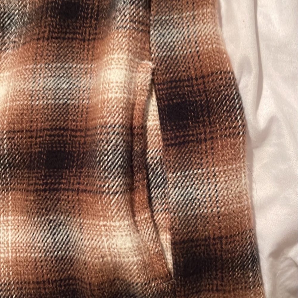 Shacket - Picture 2 of 3
